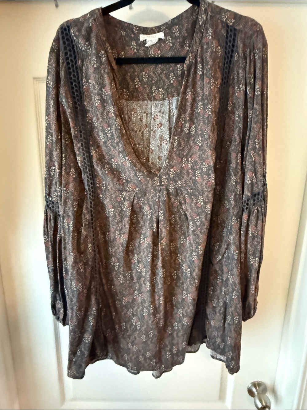 Festi by Torrid Brown Floral V-Neck Tunic with Crochet Insets